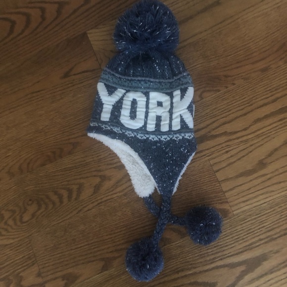 Comfy warm new New York hat - Picture 2 of 7